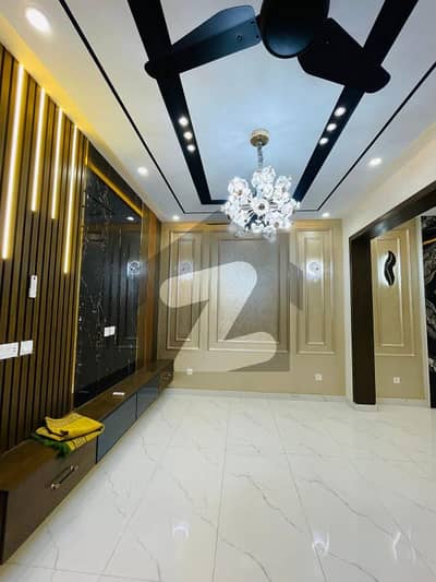 پارک ویو سٹی لاہور میں 4 کمروں کا 5 مرلہ مکان 1.75 کروڑ میں برائے فروخت۔