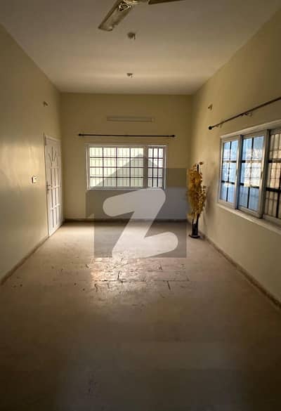 گلشن اقبال - بلاک 10-اے گلشنِ اقبال,گلشنِ اقبال ٹاؤن,کراچی میں 11 مرلہ دفتر 1.1 لاکھ میں کرایہ پر دستیاب ہے۔