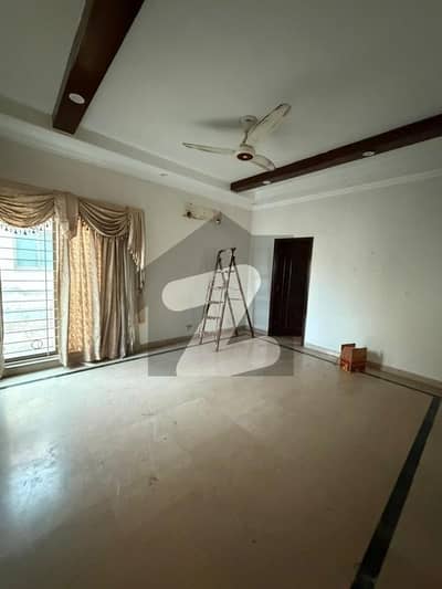 Hot Rental Deal! 1 Kanal Upper Portion With Separate Entrance For Rent In DHA Phase 5 Lahore