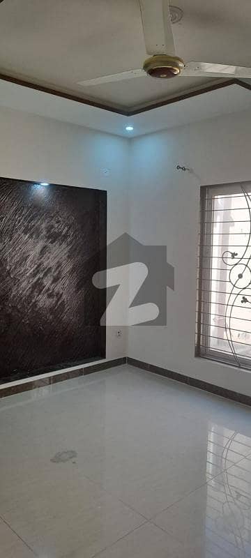 بحریہ ٹاؤن سیکٹر سی بحریہ ٹاؤن,لاہور میں 3 کمروں کا 5 مرلہ مکان 85.0 ہزار میں کرایہ پر دستیاب ہے۔