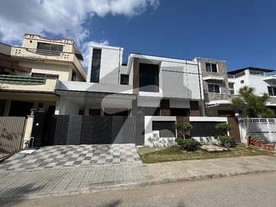 DHA Phase 2 10 Marla Ideal Beautiful Location House Available For Sale