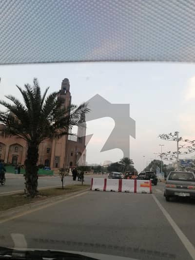 60' Front, A Pair of 8 MARLA 16 MARLA COMMERCIALS at 150' Main Boulevard in Rafi Block near Grand Mosque Near Clock Chowk in the main commercials Hub of Bahria Town.