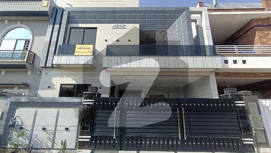 ایل ڈی اے ایوینیو لاہور میں 6 کمروں کا 10 مرلہ مکان 4.25 کروڑ میں برائے فروخت۔