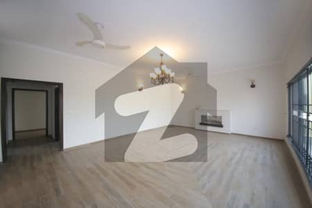 ڈی ایچ اے فیز 4 ڈیفنس (ڈی ایچ اے),لاہور میں 3 کمروں کا 1 کنال بالائی پورشن 1.4 لاکھ میں کرایہ پر دستیاب ہے۔