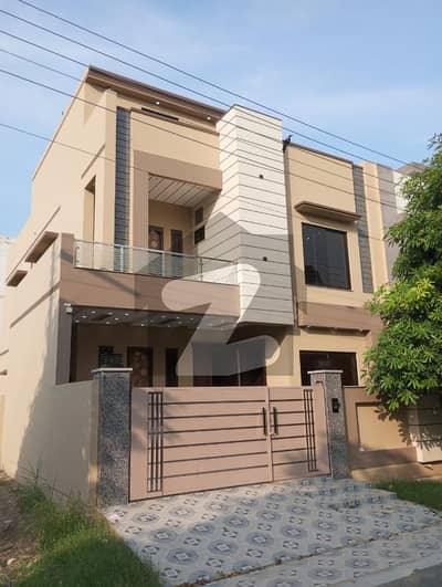 واپڈا سٹی ۔ بلاک کے واپڈا سٹی,فیصل آباد میں 5 کمروں کا 10 مرلہ مکان 3.5 کروڑ میں برائے فروخت۔