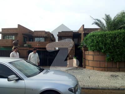 36 MARLA BEAUTIFUL HOUSE FOR SALE IN MEADOWS SECTOR B BAHRIA TOWN LAHORE