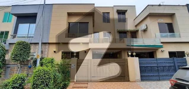 5 MARLA BEAUTIFUL USED HOUSE FOR SALE IN BB BLOCK SECTOR D BAHRIA TOWN LAHORE