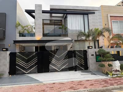 10 MARLA ULTRA LUXURY MODREN HOUSE FOR SALE IN HUSSAIN BLOCK BAHRIA TOWN LAHORE