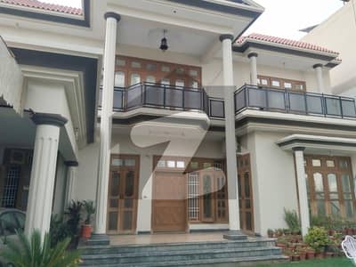 شمس آباد کالونی ملتان میں 5 کمروں کا 1 کنال مکان 5.15 کروڑ میں برائے فروخت۔