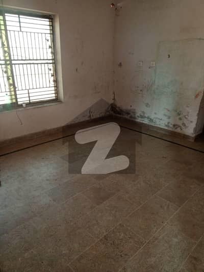 شاہ رُکنِِ عالم کالونی ۔ بلاک ایچ شاہ رُکنِ عالم کالونی,ملتان میں 5 کمروں کا 1 کنال مکان 4.0 کروڑ میں برائے فروخت۔