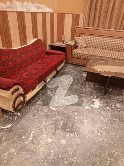 شاہ رُکنِ عالم کالونی ملتان میں 4 کمروں کا 10 مرلہ مکان 2.4 کروڑ میں برائے فروخت۔