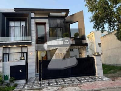 بحریہ ٹاؤن جاسمین بلاک بحریہ ٹاؤن سیکٹر سی,بحریہ ٹاؤن,لاہور میں 5 کمروں کا 10 مرلہ مکان 4.5 کروڑ میں برائے فروخت۔