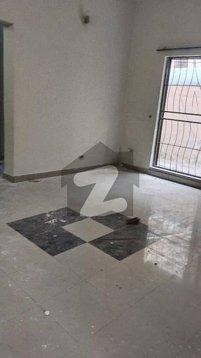Beautiful House Available For Sale In Askari 10 SEC E LAHORE Near To Park Near To Market