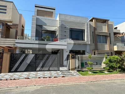 A BEAUTIFUL 10 MARLA HOUSE FOR SALE IN CHAMBELLI BLOCK SECTOR C BAHRIA TOWN LAHORE