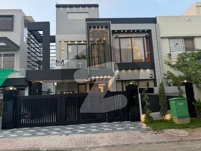 بحریہ ٹاؤن اوورسیز A بحریہ ٹاؤن اوورسیز انکلیو,بحریہ ٹاؤن,لاہور میں 5 کمروں کا 10 مرلہ مکان 3.5 کروڑ میں برائے فروخت۔