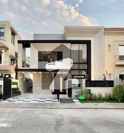 A BEAUTIFUL 10 MARLA LUXURY HOUSE FOR SALE IN TULIP BLOCK SECTOR C BAHRIA TOWN LAHORE