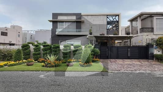 ڈی ایچ اے فیز 6 - بلاک ای فیز 6,ڈیفنس (ڈی ایچ اے),لاہور میں 5 کمروں کا 1 کنال مکان 11.0 کروڑ میں برائے فروخت۔