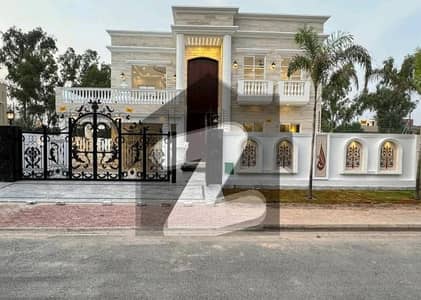 A BEAUTIFUL 1 KANAL HOUSE FOR SALE IN OVERSEAS B BAHRIA TOWN LAHORE