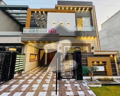 بحریہ ٹاؤن ۔ بلاک سی سی بحریہ ٹاؤن سیکٹرڈی,بحریہ ٹاؤن,لاہور میں 3 کمروں کا 5 مرلہ مکان 2.1 کروڑ میں برائے فروخت۔