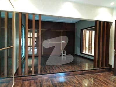 Get This Amazing Prime Location 1000 Square Yards House Available In DHA Phase 8