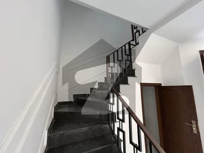 4 marla house for rent in paragon city