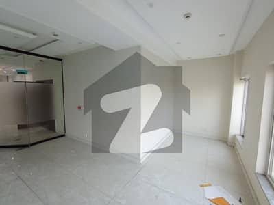 ڈی ایچ اے فیز 6 - سی سی 2 بلاک ڈی ایچ اے فیز 6,ڈیفنس (ڈی ایچ اے),لاہور میں 1 کمرے کا 8 مرلہ دفتر 2.7 لاکھ میں کرایہ پر دستیاب ہے۔