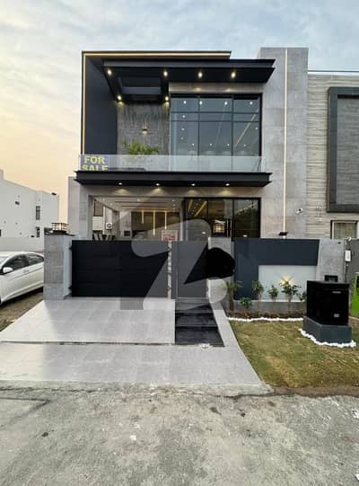 ڈی ایچ اے فیز 6 ڈیفنس (ڈی ایچ اے),لاہور میں 3 کمروں کا 5 مرلہ مکان 3.2 کروڑ میں برائے فروخت۔