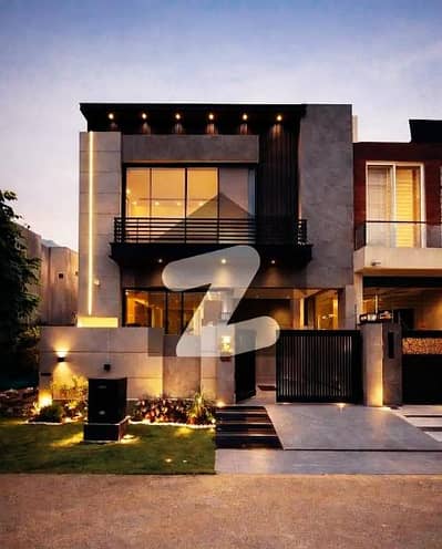 ڈی ایچ اے 9 ٹاؤن ڈیفنس (ڈی ایچ اے),لاہور میں 3 کمروں کا 5 مرلہ مکان 2.15 کروڑ میں برائے فروخت۔