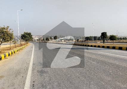 8 Marla Commercial Plot In Expressway Commercial For sale