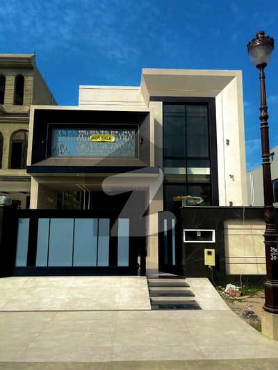 12 Marla Brand New Mordern House For Sale In Lake City