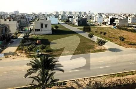 ڈی ایچ اے 9 ٹاؤن ۔ بلاک اے ڈی ایچ اے 9 ٹاؤن,ڈیفنس (ڈی ایچ اے),لاہور میں 5 مرلہ رہائشی پلاٹ 1.35 کروڑ میں برائے فروخت۔