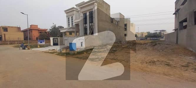 ڈی ایچ اے 9 ٹاؤن ۔ بلاک بی ڈی ایچ اے 9 ٹاؤن,ڈیفنس (ڈی ایچ اے),لاہور میں 5 مرلہ رہائشی پلاٹ 1.43 کروڑ میں برائے فروخت۔