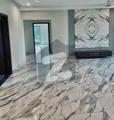 Beautiful Open View 6th Floor 4 Bed Flat Urgent For Rent