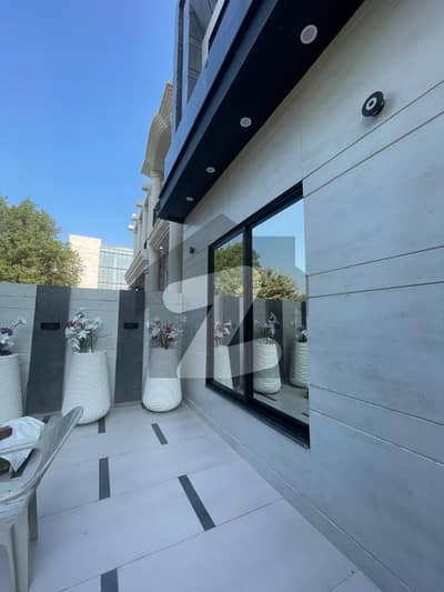 10 Marla Beautiful House For Sale | Lake City