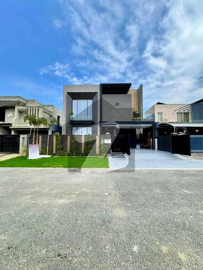 ڈی ایچ اے فیز 7 ڈیفنس (ڈی ایچ اے),لاہور میں 5 کمروں کا 1 کنال مکان 8.25 کروڑ میں برائے فروخت۔