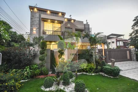 ORIGINAL ADD FACING PARK 21 MARLA CORNER FULL BASEMENT ULTRA MODERN HOUSE NEAR GOLDCREST MALL