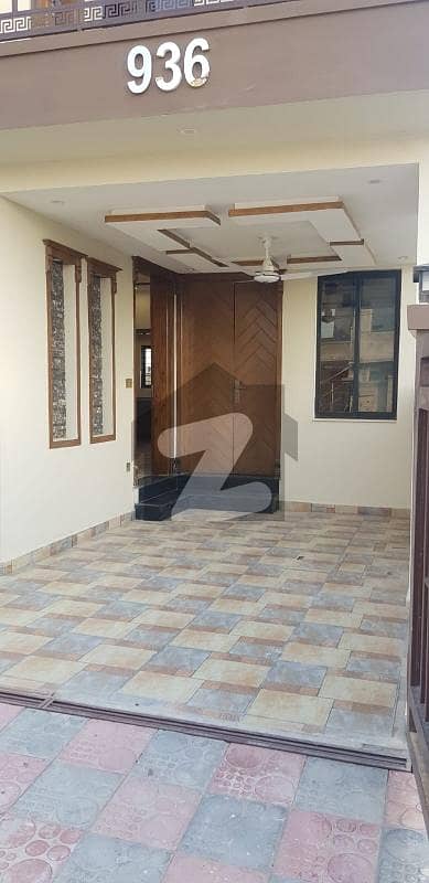 بحریہ ٹاؤن فیز 8 بحریہ ٹاؤن راولپنڈی,راولپنڈی میں 3 کمروں کا 5 مرلہ مکان 2.0 کروڑ میں برائے فروخت۔