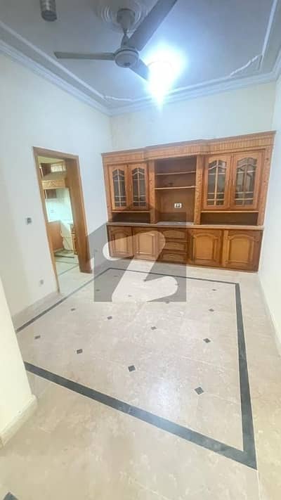 Buy A 1000 Square Feet Lower Portion For Rent In G-13/1