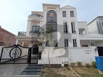 10 Marla Luxury House In M2A Lake City Lahore | Prime Location | Ready To Move