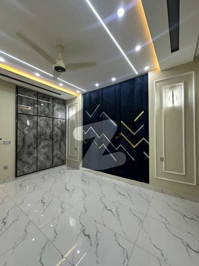 10 MARLA LOWER PORTION FOR RENT (ONLY FOR BACHELORS BOYS) IN MILITARY ACCOUNTS SOCIETY COLLEGE ROAD LAHORE