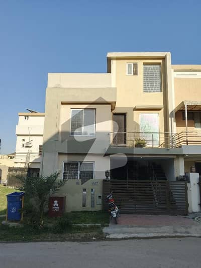 بحریہ ٹاؤن فیز 8 بحریہ ٹاؤن راولپنڈی,راولپنڈی میں 4 کمروں کا 5 مرلہ مکان 1.85 کروڑ میں برائے فروخت۔