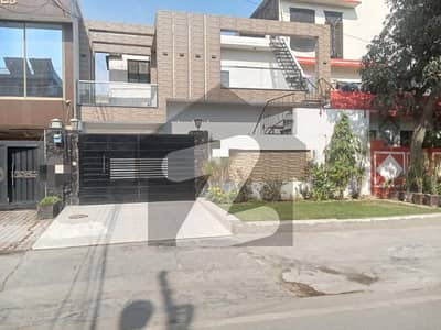 علامہ اقبال ٹاؤن ۔ راوی بلاک علامہ اقبال ٹاؤن,لاہور میں 5 کمروں کا 10 مرلہ مکان 5.0 کروڑ میں برائے فروخت۔