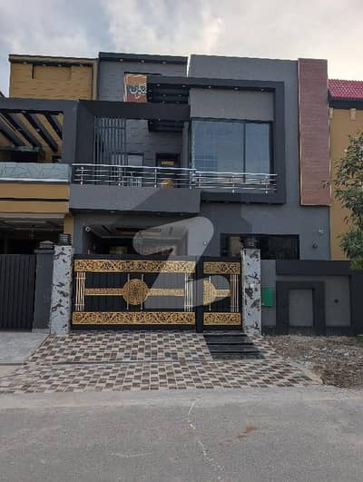 5 Marla Luxury House for Sale Bahria Nasheman Lahore