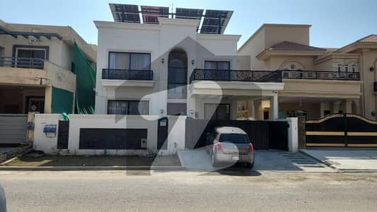 ڈی ایچ اے ڈیفینس فیز 1 ڈی ایچ اے ڈیفینس,اسلام آباد میں 6 کمروں کا 1 کنال مکان 12.75 کروڑ میں برائے فروخت۔