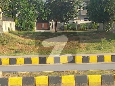 One Kanal Plot For Sale Facing Park Hot Location
