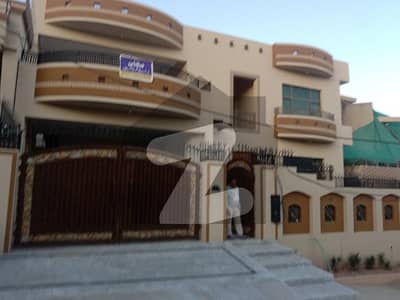 ائیرپورٹ ہاؤسنگ سوسائٹی راولپنڈی میں 8 کمروں کا 1 کنال مکان 6.0 کروڑ میں برائے فروخت۔