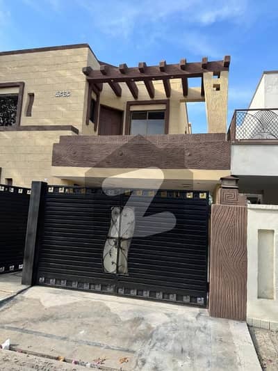 Beautiful 10 Marla new house available for rent in Shaheen block