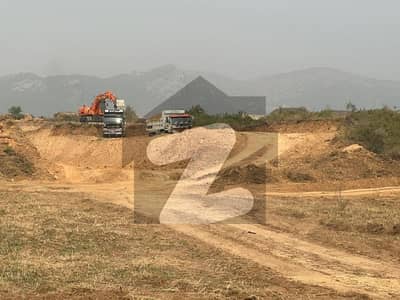 سی ۔ 14 اسلام آباد میں 1 کنال رہائشی پلاٹ 5.5 کروڑ میں برائے فروخت۔