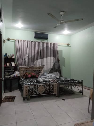 ڈی ایچ اے فیز 4 ڈی ایچ اے ڈیفینس,کراچی میں 4 کمروں کا 10 مرلہ مکان 7.0 کروڑ میں برائے فروخت۔