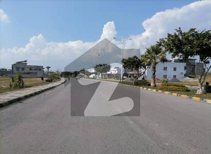 10 Marla Corner Developed Possession Residential Plot For Sale In I Block.